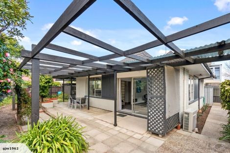 Photo of property in 2/366 Yaldhurst Road, Russley, Christchurch, 8042