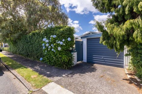 Photo of property in 25 Glen Almond Street, New Plymouth, 4310