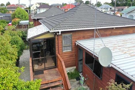 Photo of property in 2/51 Shakespeare Road, Milford, Auckland, 0620