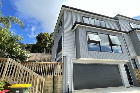 Photo of property in 4/4 Mcquoid Place, Glenfield, Auckland, 0629