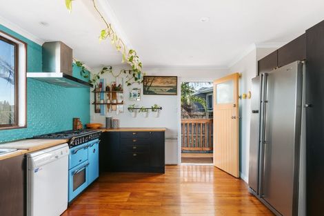 Photo of property in 26 Omokoroa Road, Omokoroa, 3114