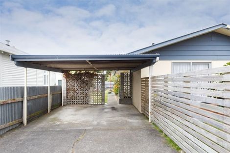 Photo of property in 35 Mcgiffert Street, Palmerston North, 4410