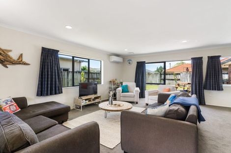 Photo of property in 11 Sarah Place, Papamoa Beach, Papamoa, 3118