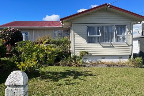 Photo of property in 2/2 Aotea Road, Glen Eden, Auckland, 0602