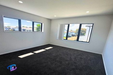 Photo of property in 33 Wai Iti Place, Clendon Park, Auckland, 2103