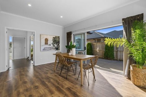 Photo of property in 150 Oriental Parade, Papamoa Beach, Papamoa, 3118