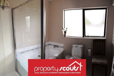 Photo of property in 3 Glen Vista Place, Bayview, Auckland, 0629