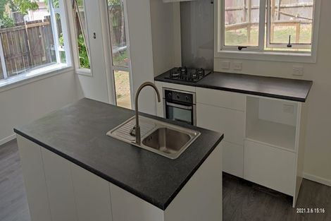 Photo of property in 3 Hurley Place, Kelston, Auckland, 0602