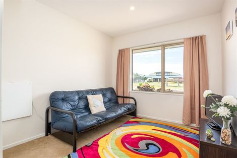 Photo of property in 1 Villi Place, Woolston, Christchurch, 8062