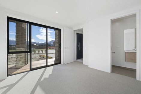 Photo of property in 13 Bargour Street, Wanaka, 9305