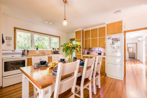 Photo of property in 31 Valley Road, Titirangi, Auckland, 0604