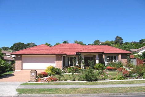 Photo of property in 8 Kate Sheppard Avenue, Torbay, Auckland, 0630