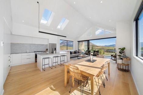 Photo of property in 3a Glenelg Lane, Jacks Point, 9371