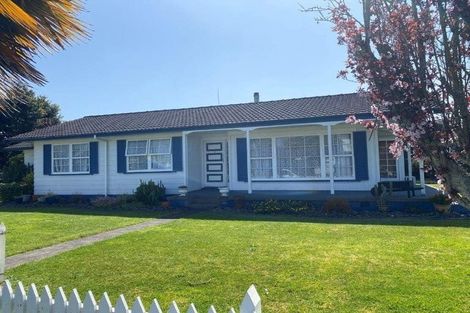 Photo of property in 4 Brough Place, St Andrews, Hamilton, 3200