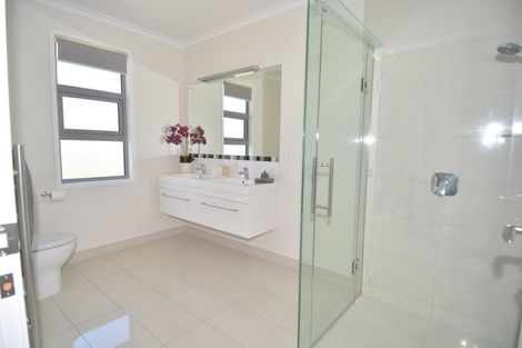 Photo of property in 4 Avalanche Place, Wanaka, 9305