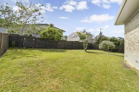 Photo of property in 6 Bodi Place, Te Atatu South, Auckland, 0610