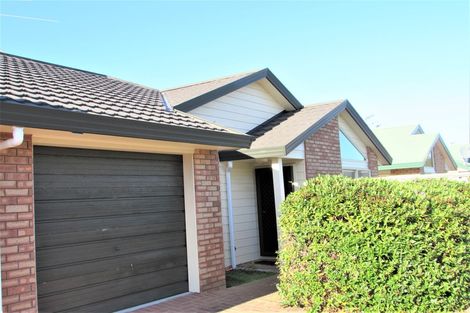 Photo of property in Miramar Villas, 5/3 Byron Street, Miramar, Wellington, 6022