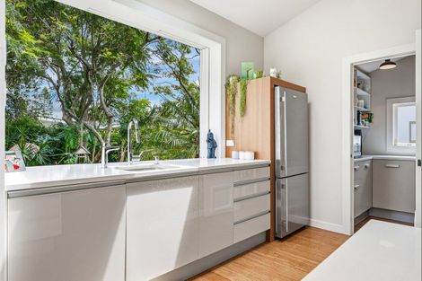 Photo of property in 1/9a Regent Street, Devonport, Auckland, 0624