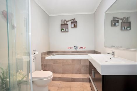 Photo of property in 15 Holloway Street, Waikiwi, Invercargill, 9810