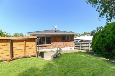 Photo of property in 2/54 Ayton Drive, Totara Vale, Auckland, 0629