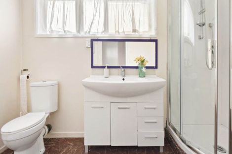 Photo of property in 2/118 Lynwood Road, New Lynn, Auckland, 0600