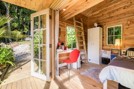 Photo of property in 31 Valley Road, Titirangi, Auckland, 0604