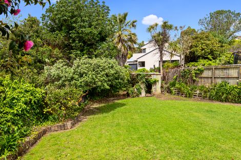 Photo of property in 89 Langana Avenue, Browns Bay, Auckland, 0630