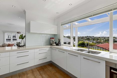 Photo of property in 1/41 East Coast Road, Milford, Auckland, 0620