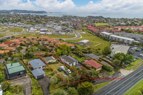 Photo of property in 118 Whangaparaoa Road, Red Beach, 0932