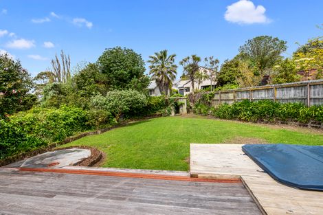 Photo of property in 89 Langana Avenue, Browns Bay, Auckland, 0630