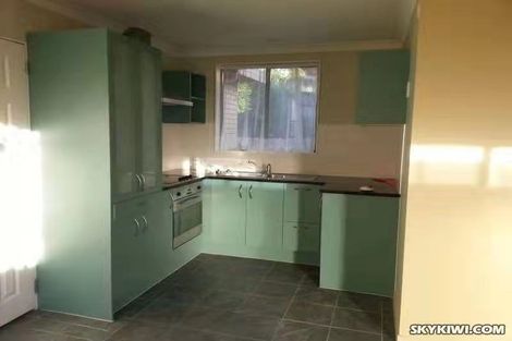 Photo of property in 2 Ballyward Close, East Tamaki, Auckland, 2013