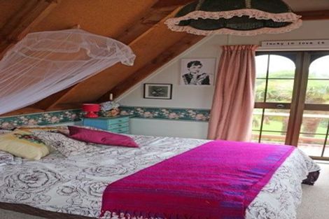 Photo of property in 17 Harbour View Road, Leigh, 0985