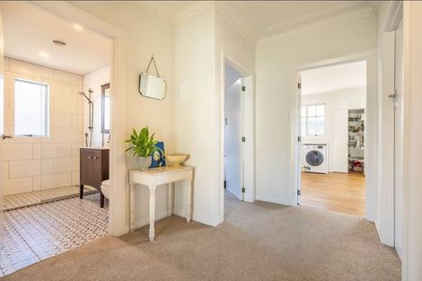 Photo of property in 27 Isadore Road, Saint Clair, Dunedin, 9012