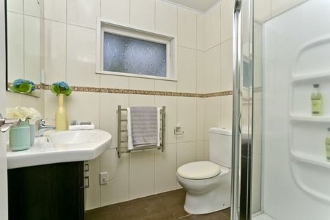 Photo of property in 1/14 Kapiti Place, Sunnynook, Auckland, 0620