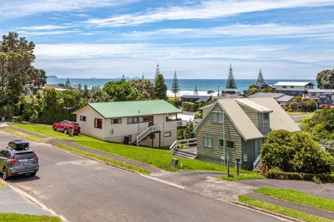 Photo of property in 208 Russell Bruce Place, Onemana, Whangamata, 3691