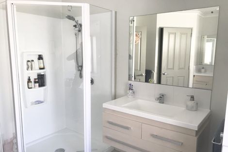 Photo of property in 17a Raumati Terrace, Khandallah, Wellington, 6035