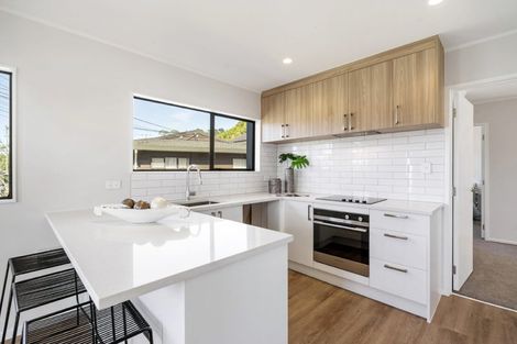 Photo of property in 1/11 Woodlands Crescent, Browns Bay, Auckland, 0630