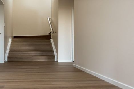 Photo of property in 1c Taupiko Place, Green Bay, Auckland, 0604