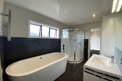 Photo of property in 40 Whangaparaoa Road, Red Beach, 0932