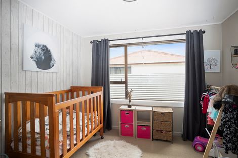 Photo of property in 15 Holloway Street, Waikiwi, Invercargill, 9810