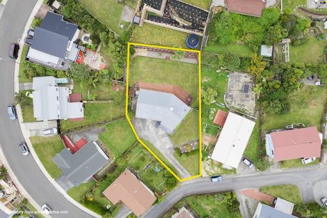 Photo of property in 11 Sunhaven Drive, Newlands, Wellington, 6037