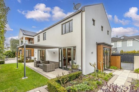 Photo of property in 100 Straven Road, Fendalton, Christchurch, 8014