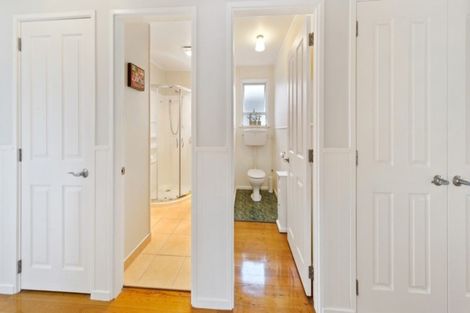 Photo of property in 31 Village Way, Ardmore, Papakura, 2582