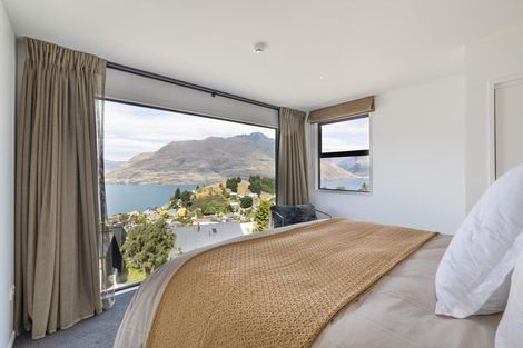 Photo of property in 13 Caples Place, Fernhill, Queenstown, 9300