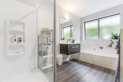 Photo of property in 126 Oteki Park Drive, Welcome Bay, Tauranga, 3112