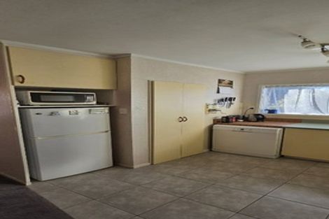 Photo of property in 10a Kayeleen Place, Cockle Bay, Auckland, 2014