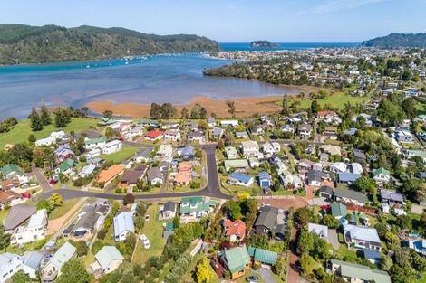 Photo of property in 118 Everitt Crescent, Whangamata, 3620