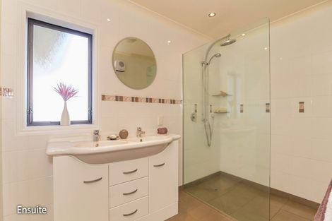 Photo of property in 49 Arahiwi Grove, Tirohanga, Lower Hutt, 5010