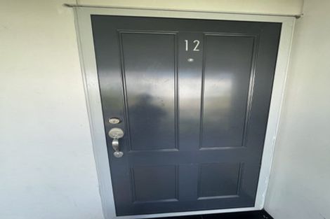 Photo of property in 12/222 Albany Highway, Schnapper Rock, Auckland, 0632