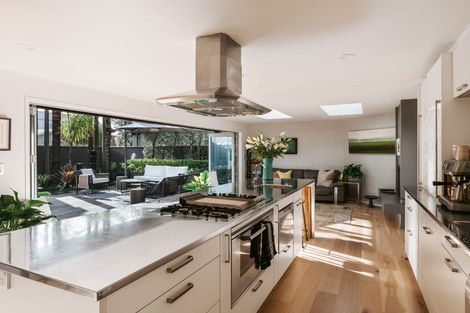 Photo of property in 241 Oceanbeach Road, Mount Maunganui, 3116